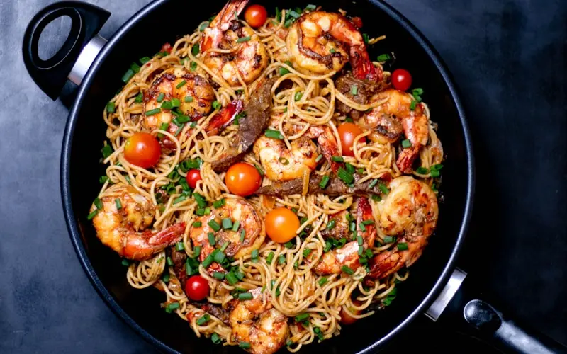 طريقة عمل كيك بالشوكولا والمكسرات المحمصة